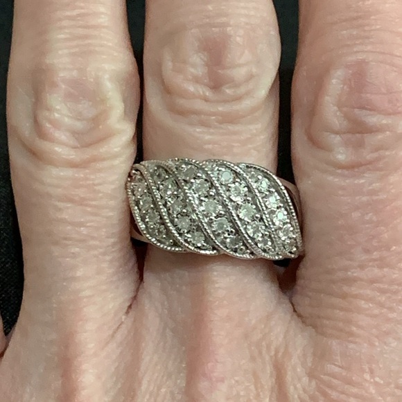 NWT Sterling Silver Diamond Ring Size 9 - Picture 8 of 8